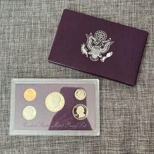 US Mint 1988 U.S. Proof Set in Original Government Packaging